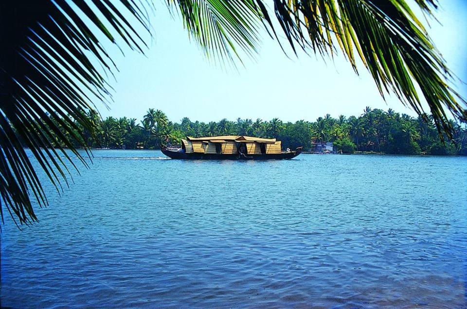 Sea Breeze Beach Home Alappuzha Extérieur photo