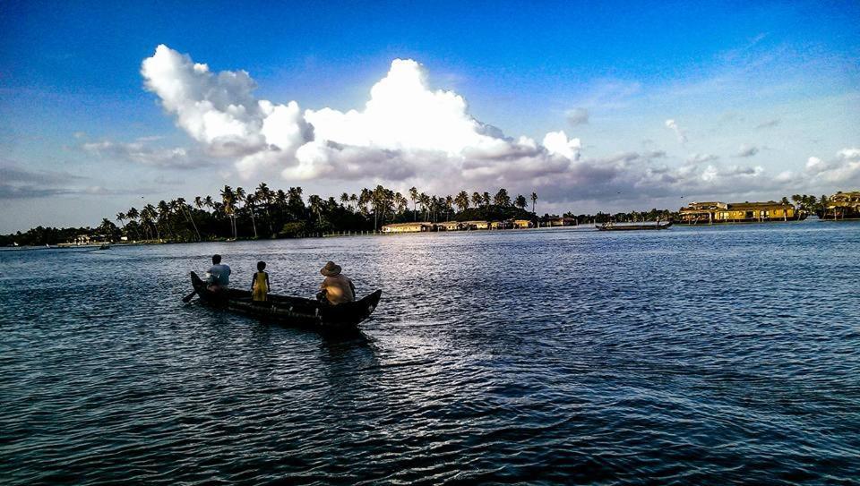 Sea Breeze Beach Home Alappuzha Extérieur photo